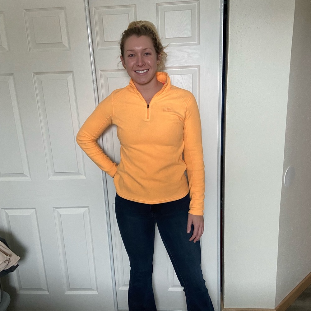 North face pull over